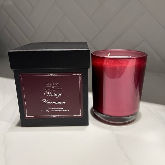 D.L. & Co. Vintage Carnation Candle - Picture 1 of 5